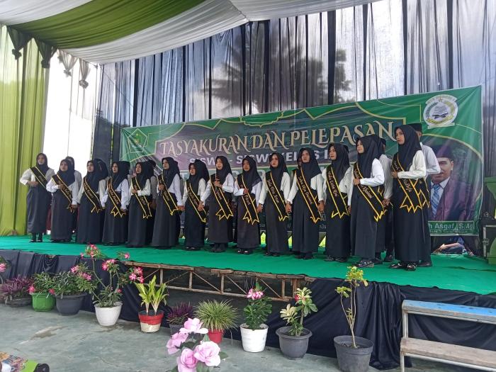 TASYAKURAN DAN PELEPASAN SISWA- SISWI KELAS IX MTs. N 3 SAROLANGUN TAHUN PELAJARAN 2023/ 2024. 