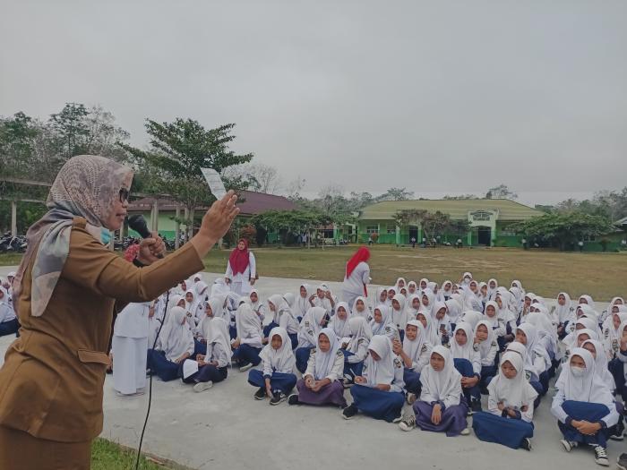 Pemberian Tablet Tambah Darah di MTsN 3 Sarolangun