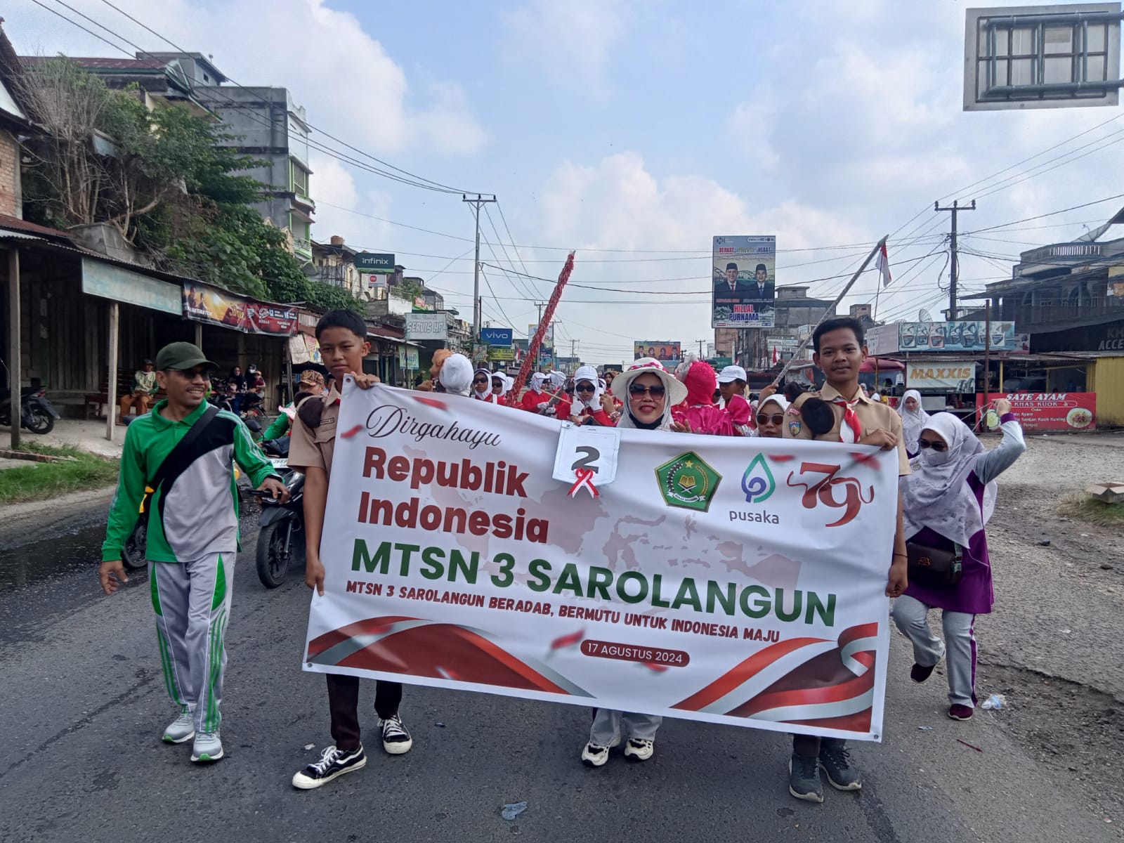 MTsN 3 SAROLANGUN RAMAIKAN KARNAVAL HUT  KEMERDEKAAN RI KE 79 TAHUN 2024.  