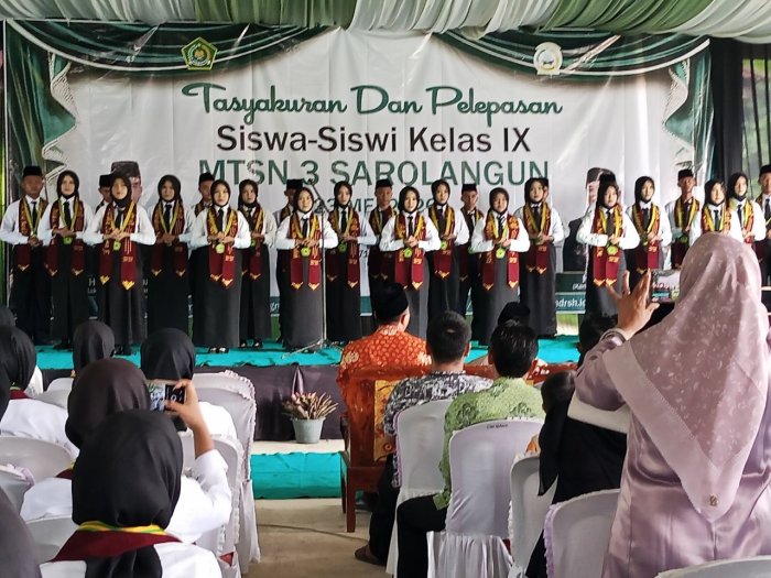 MTsN 3 Sarolangun Gelar Tasyakuran dan Pelepasan Siswa Kelas IX